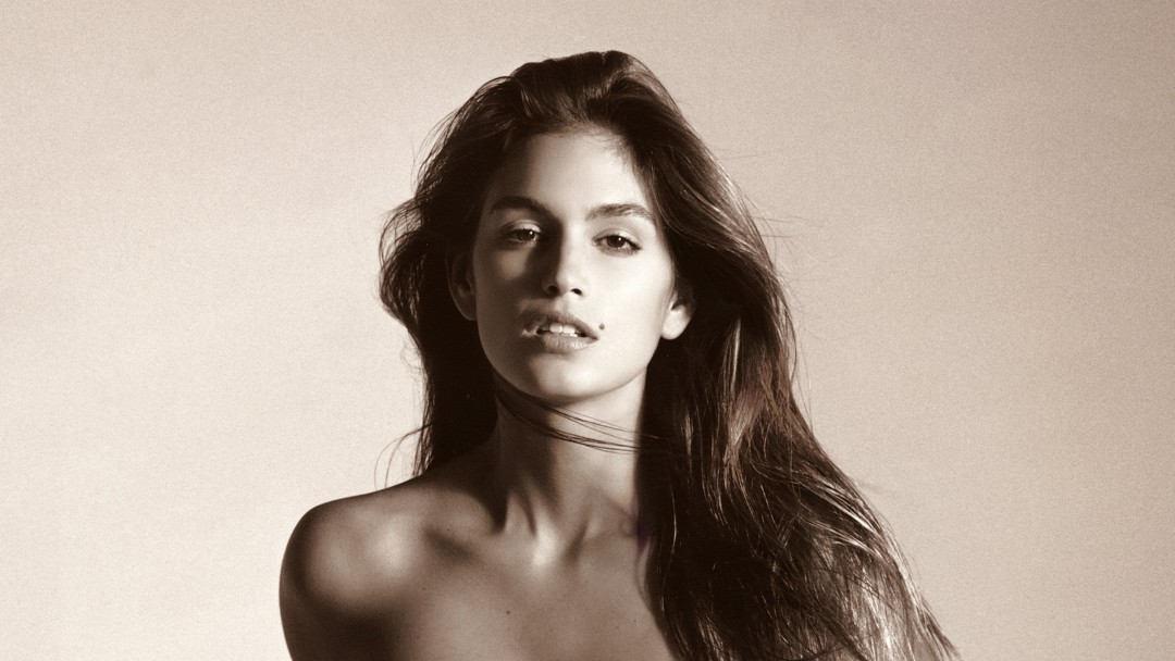 A Supermodel Emerges Starring Cindy Crawford