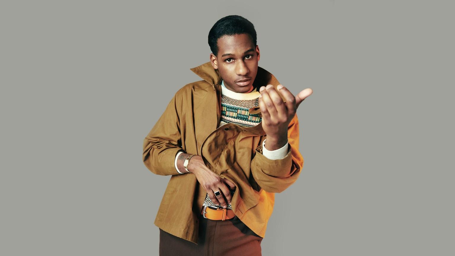 Vocal Powerhouse Leon Bridges Offers a Primer On Eye-catching Retro Style