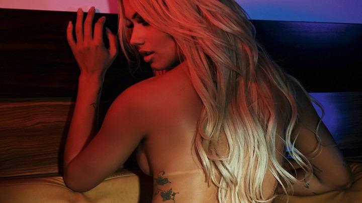 Club Remix Starring Playboy Brazil's Janaina Santucci
