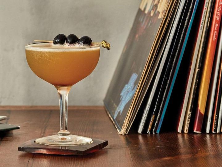 The Seductive Psychology of Curating Music With Mixology